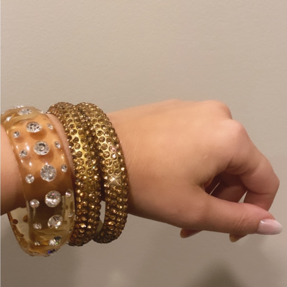 Costume jewelry! Perfect for a night out 🪩